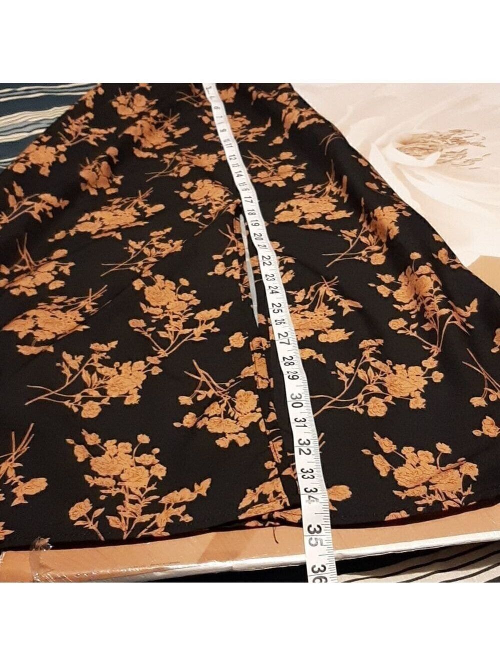Casual Women Floral Print With Front Slip Skirt NWOT Size S - Picture 12 of 13